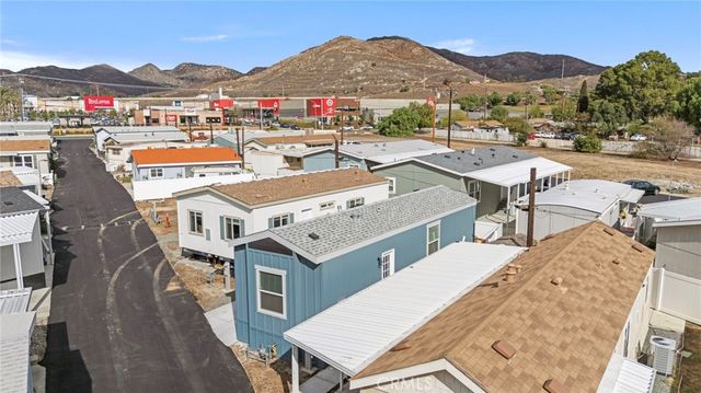 8086 Mission Boulevard 18, Jurupa Valley, CA 92509