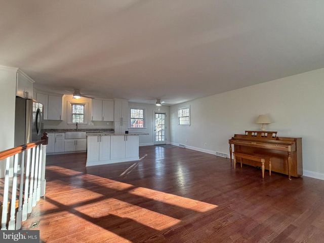 9350 MATHIR DR, La Plata, MD 20646