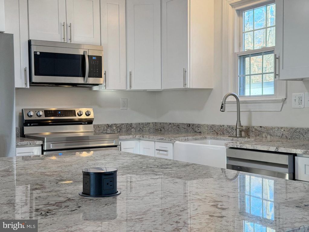 9350 MATHIR DR, La Plata, MD 20646