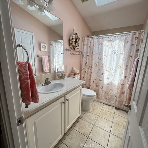 11 Pine Via, Anaheim, CA 92801