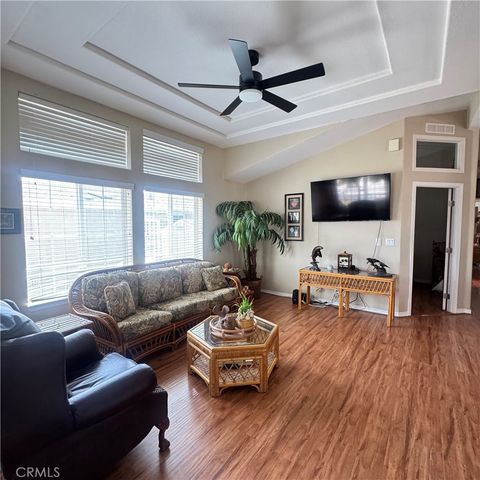 11 Pine Via, Anaheim, CA 92801