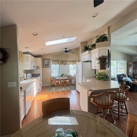 11 Pine Via, Anaheim, CA 92801