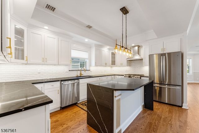 1537 Franklin St, Clark Twp., NJ 07066