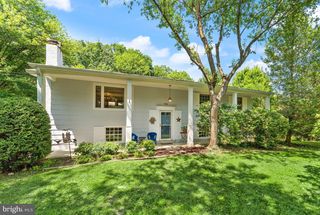 9928 WOODROW ST, Vienna, VA 22181