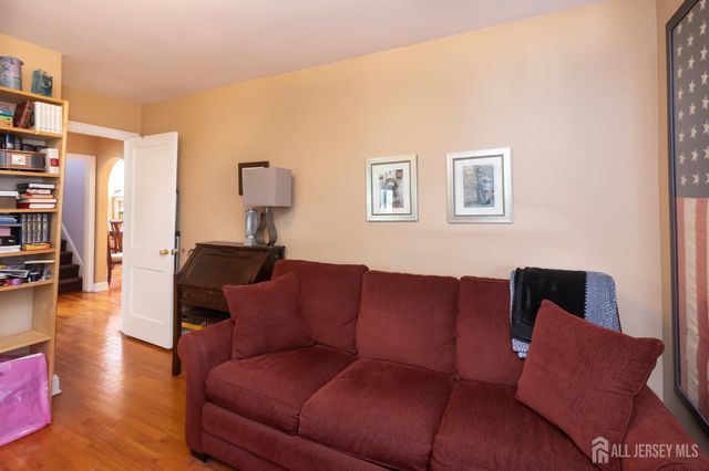 39 S 5th Avenue, Highland Park, NJ 08904