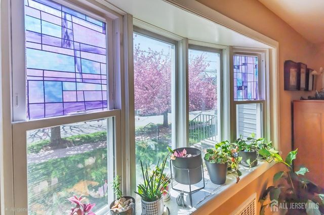 39 S 5th Avenue, Highland Park, NJ 08904