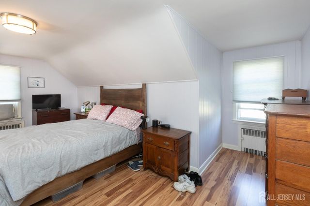 39 S 5th Avenue, Highland Park, NJ 08904