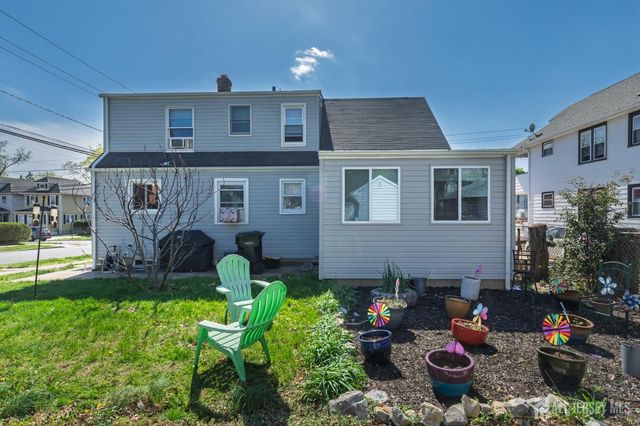 39 S 5th Avenue, Highland Park, NJ 08904