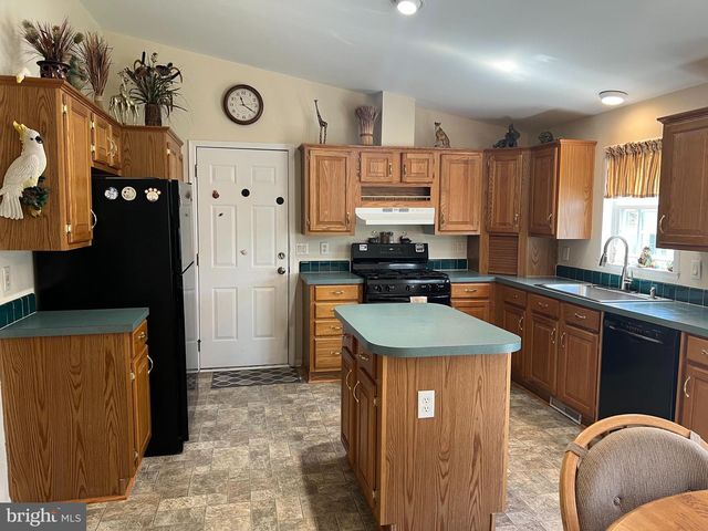 105 LILAC PL, Royersford, PA 19468