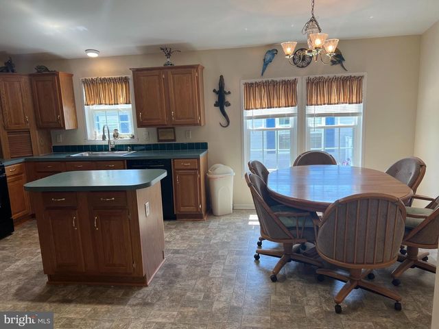 105 LILAC PL, Royersford, PA 19468