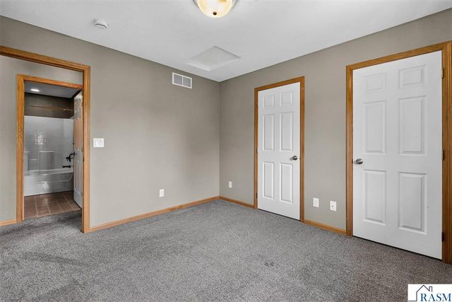 206 Hunters Court, Eagle Lake, MN 56024