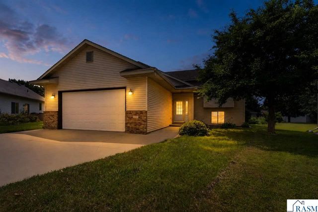 206 Hunters Court, Eagle Lake, MN 56024
