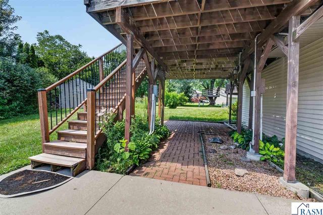 206 Hunters Court, Eagle Lake, MN 56024