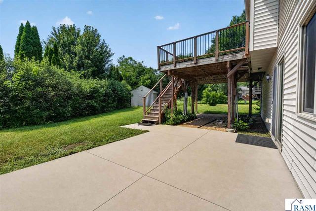 206 Hunters Court, Eagle Lake, MN 56024