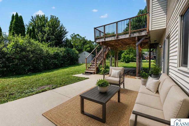 206 Hunters Court, Eagle Lake, MN 56024