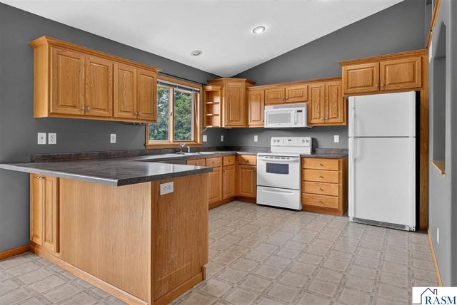 206 Hunters Court, Eagle Lake, MN 56024