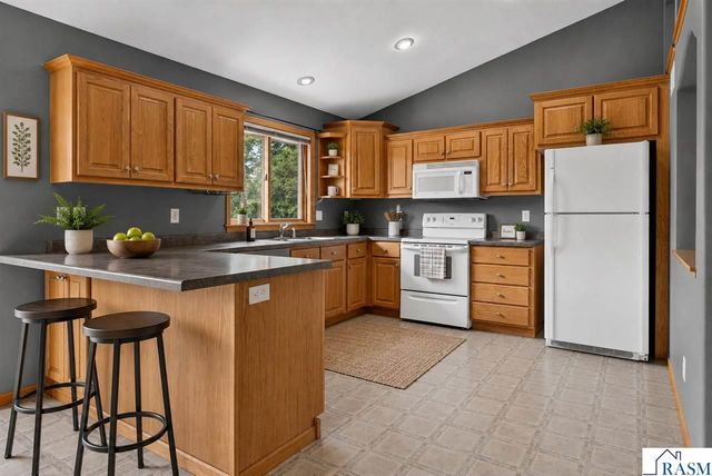 206 Hunters Court, Eagle Lake, MN 56024