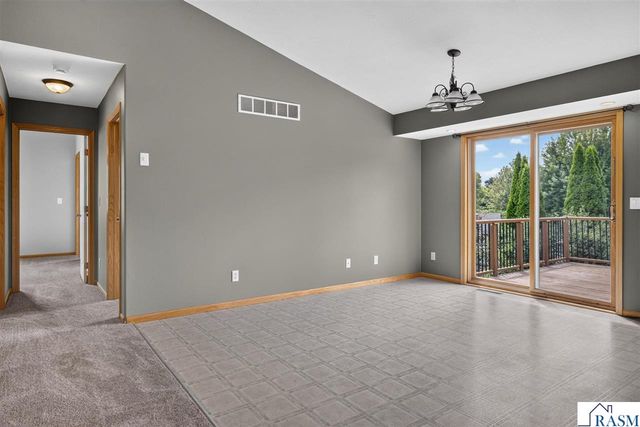 206 Hunters Court, Eagle Lake, MN 56024