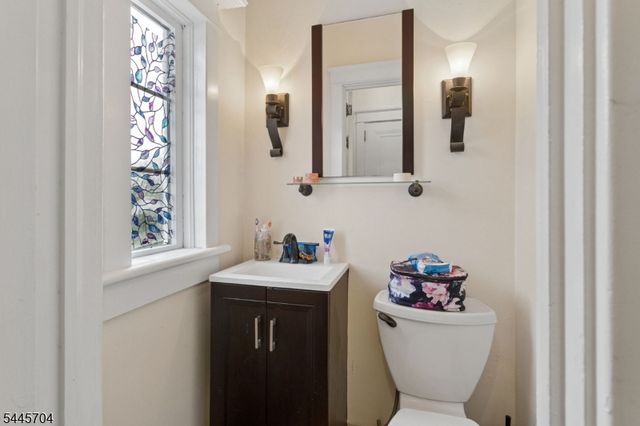 42 S State St, Vineland City, NJ 08360