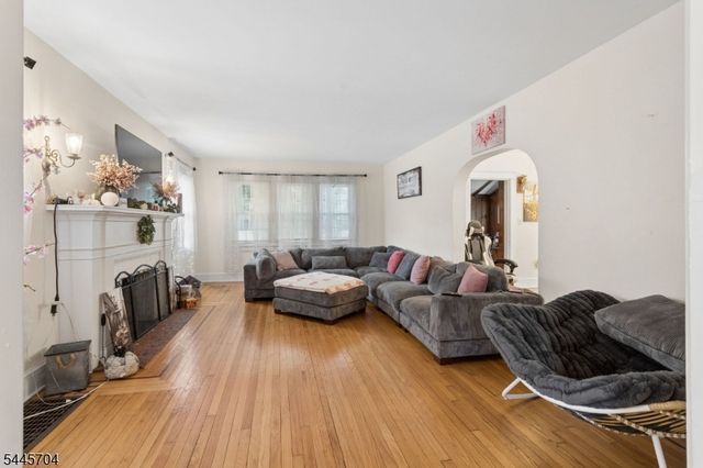 42 S State St, Vineland City, NJ 08360