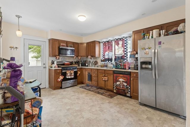 42 S State St, Vineland City, NJ 08360