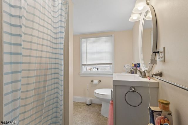 42 S State St, Vineland City, NJ 08360
