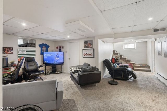 42 S State St, Vineland City, NJ 08360