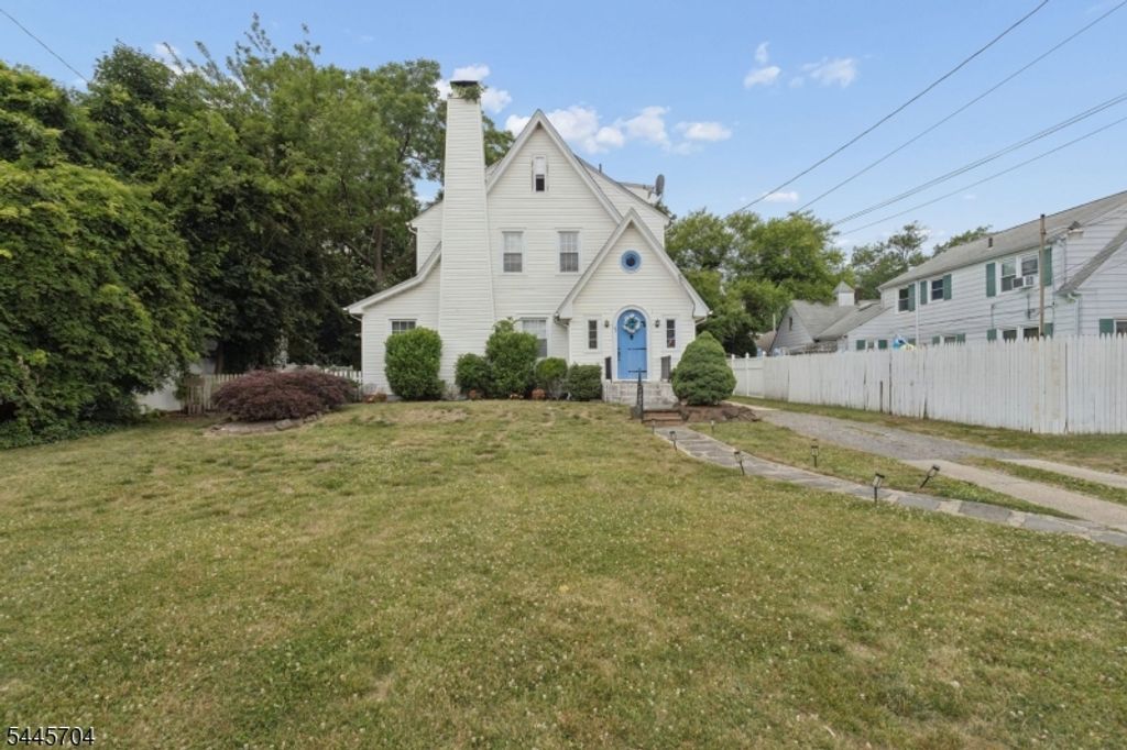 42 S State St, Vineland City, NJ 08360