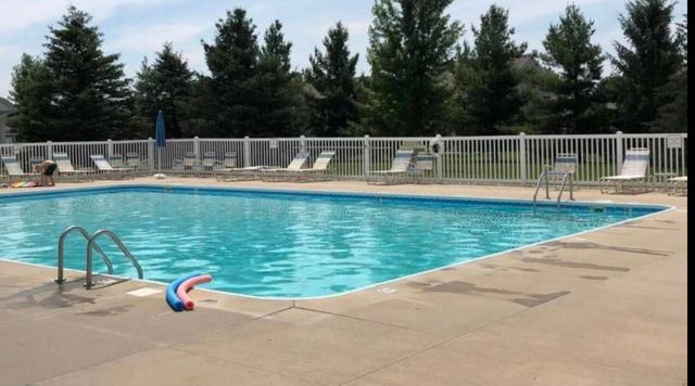 1324 Ellery Grove Court 15, Vicksburg, MI 49097