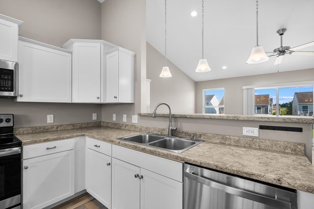 1324 Ellery Grove Court 15, Vicksburg, MI 49097