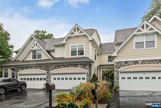 4 Kingsley Evans Circle, Oakland, NJ 07436