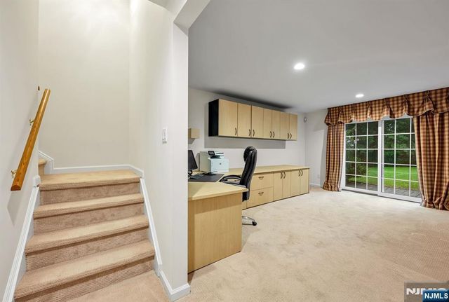 4 Kingsley Evans Circle, Oakland, NJ 07436