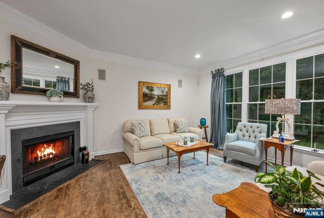 4 Kingsley Evans Circle, Oakland, NJ 07436
