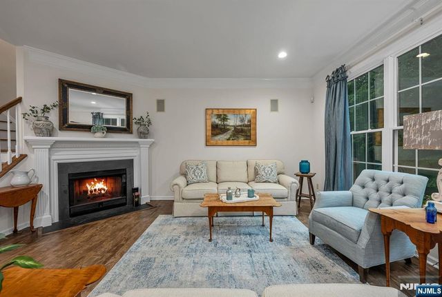 4 Kingsley Evans Circle, Oakland, NJ 07436