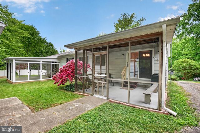 6070 HILL RD, Saint Leonard, MD 20685