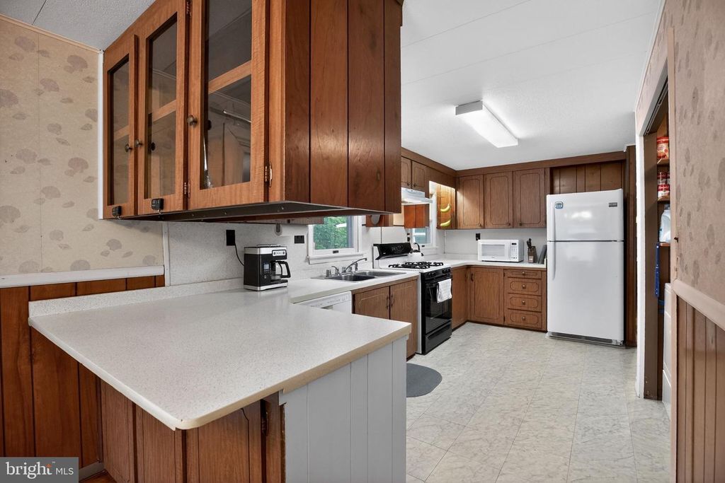 Image 10 of property listing at 6070 HILL RD, Saint Leonard, MD 20685
