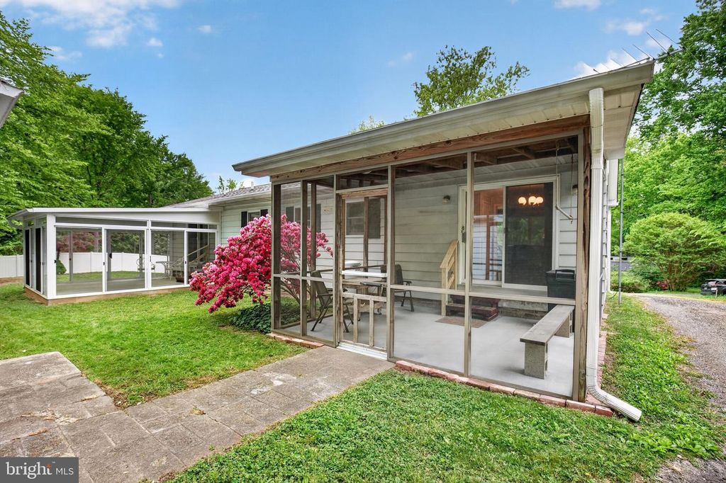 Image 2 of property listing at 6070 HILL RD, Saint Leonard, MD 20685