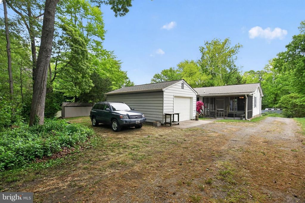 Image 30 of property listing at 6070 HILL RD, Saint Leonard, MD 20685