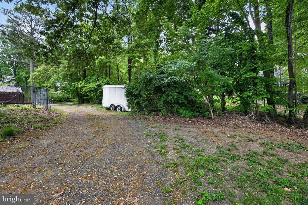 Image 31 of property listing at 6070 HILL RD, Saint Leonard, MD 20685