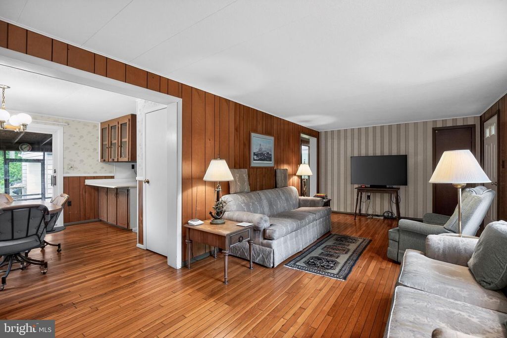 Image 7 of property listing at 6070 HILL RD, Saint Leonard, MD 20685