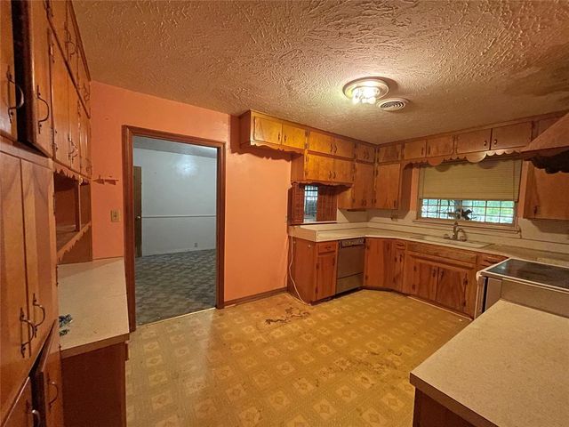 3609 Meadowbrook Drive, Midwest City, OK 73110