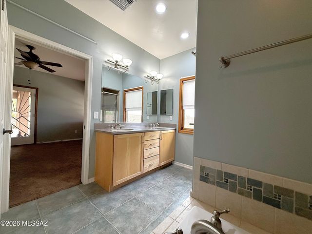 2941 E Broadview Drive, Vail, AZ 85641