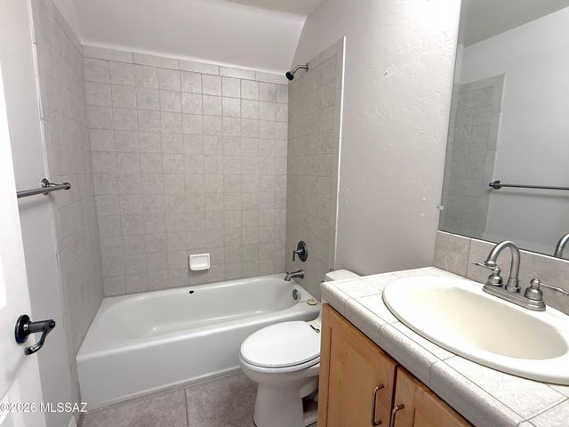 2941 E Broadview Drive, Vail, AZ 85641