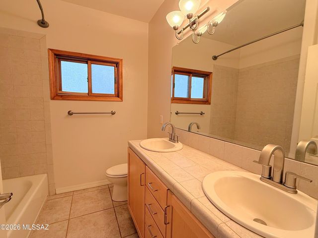 2941 E Broadview Drive, Vail, AZ 85641