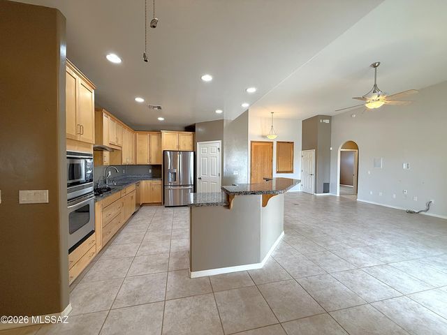 2941 E Broadview Drive, Vail, AZ 85641