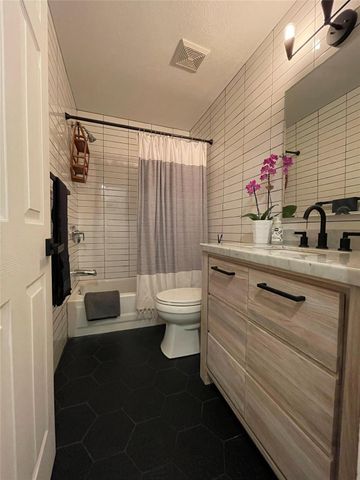 4509 Muskdeer DR, Austin, TX 78749