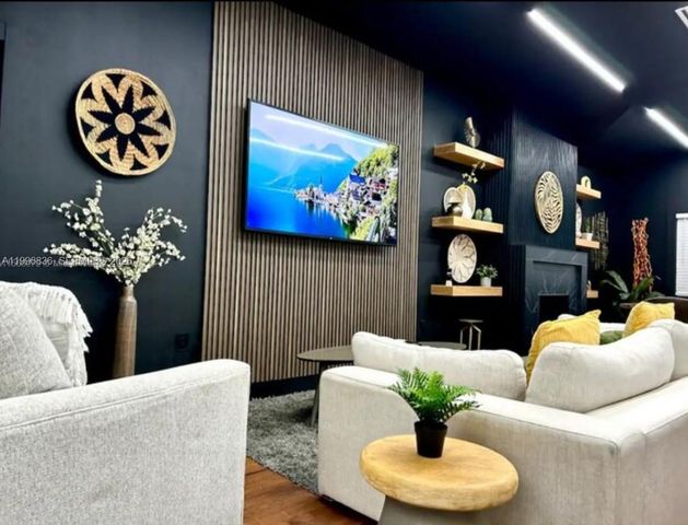 2612 SW 12th St Main, Miami, FL 33135