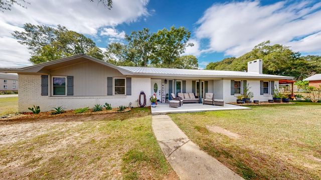 1701 Jefferson Court, Dothan, AL 36303