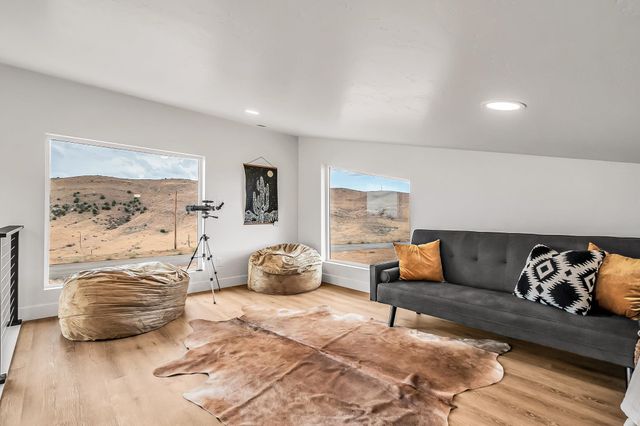 1260 Hawkeye Road, Loma, CO 81524