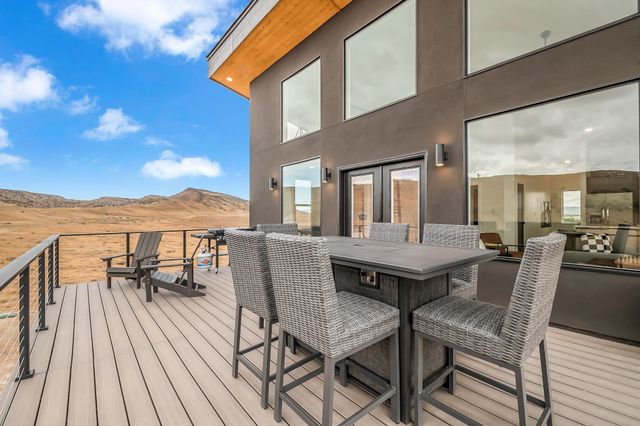 1260 Hawkeye Road, Loma, CO 81524